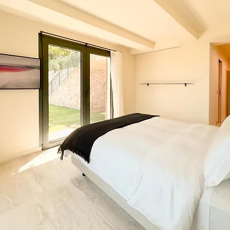 Aurora Villa *
